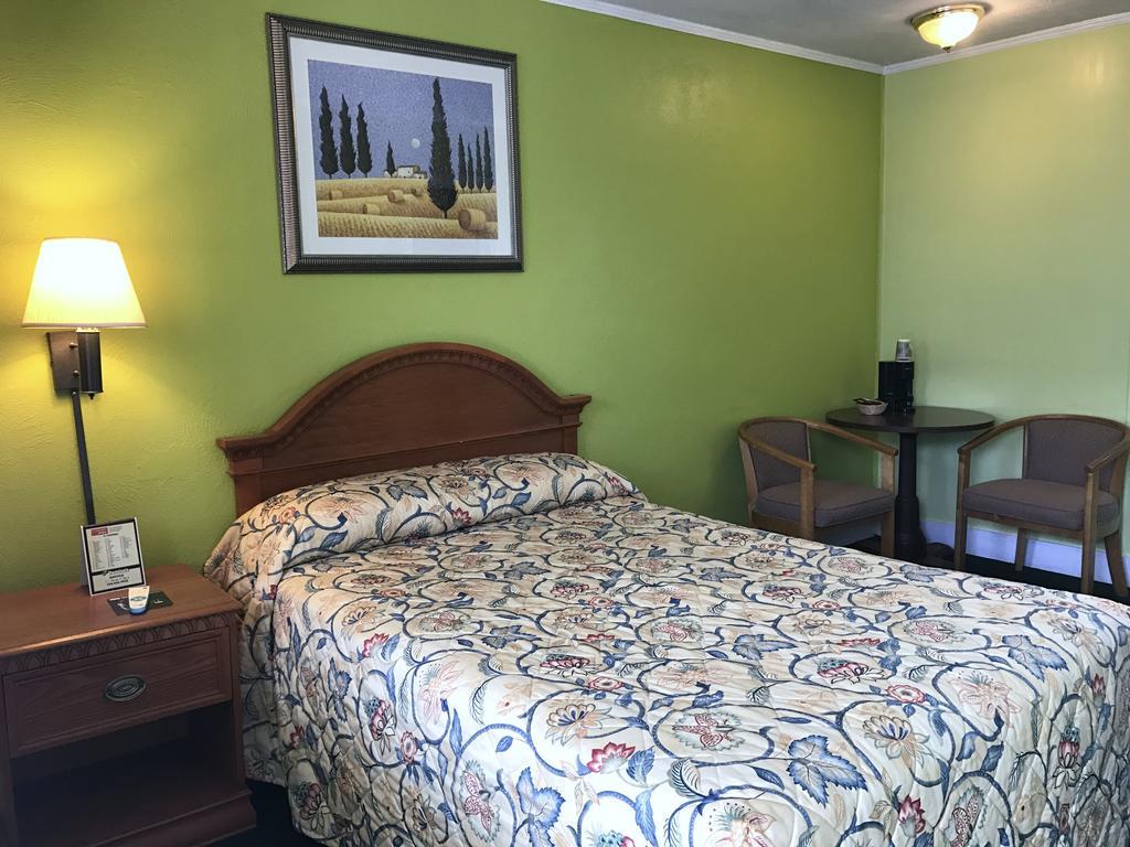 Economy Inn Danville Esterno foto